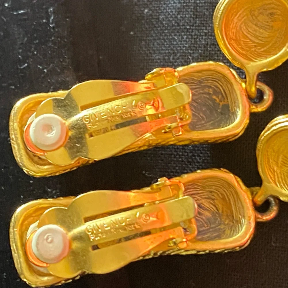 GORGEOUS AUTHENTIC GIVENCHY PARIS LONG HAMMERED EARRINGS - Picture 11 of 12